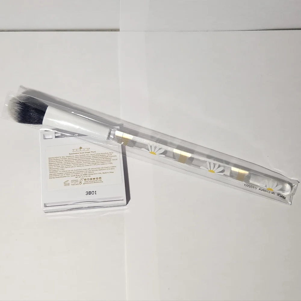 FARAH Eyeshadow Palette and Brush Set - Picture 3 of 3